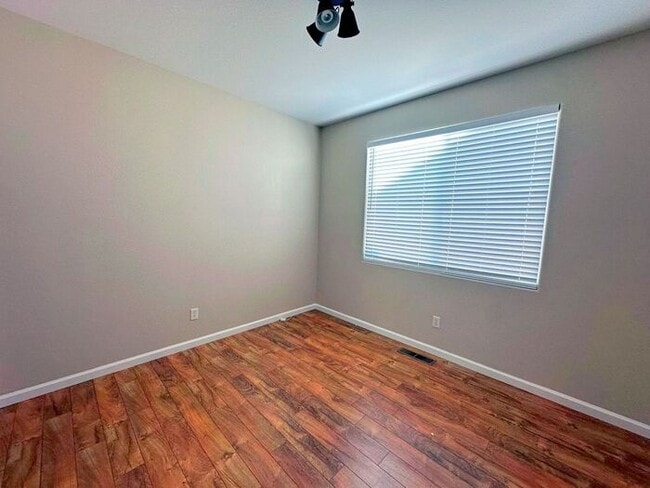 Building Photo - 3031 Sky Country Dr