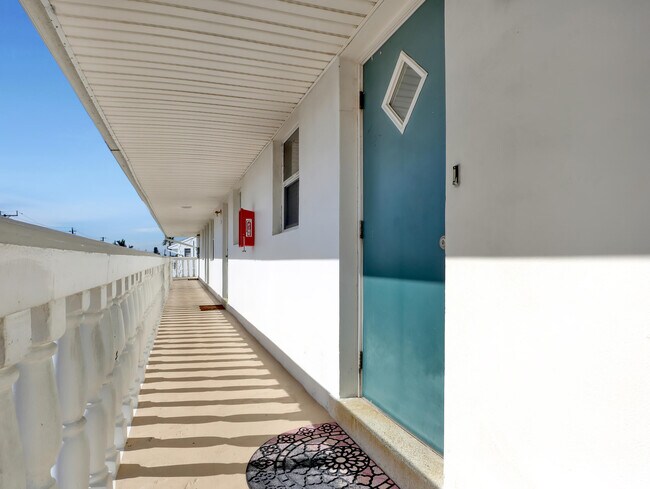 Building Photo - 2186 Jimmy Buffett Mem Hwy