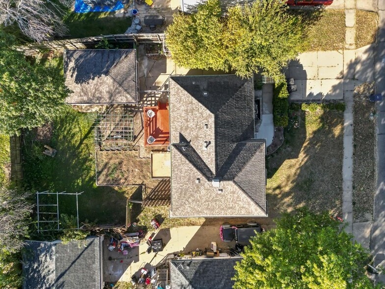 Building Photo - 323 Scandia Ave