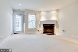 Building Photo - 2159 Oberlin Dr