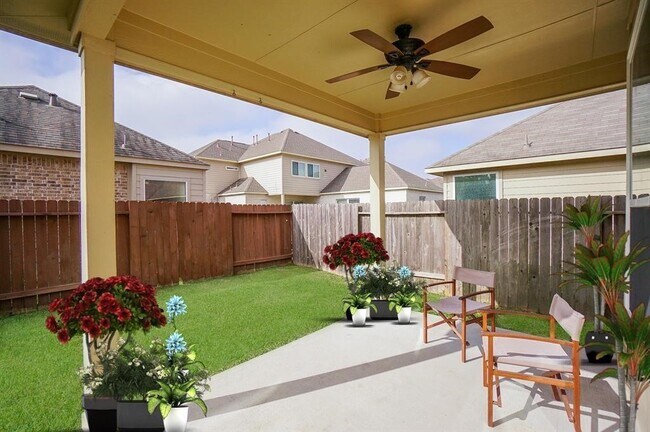 Building Photo - 25015 Diamond Ranch Dr