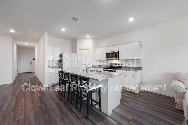 Building Photo - 368 Wren Ln