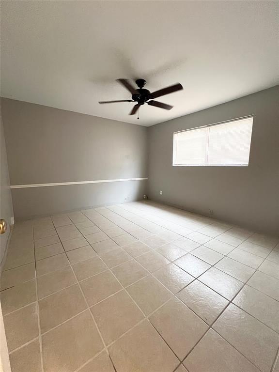 Building Photo - 2121 Fountain View Dr