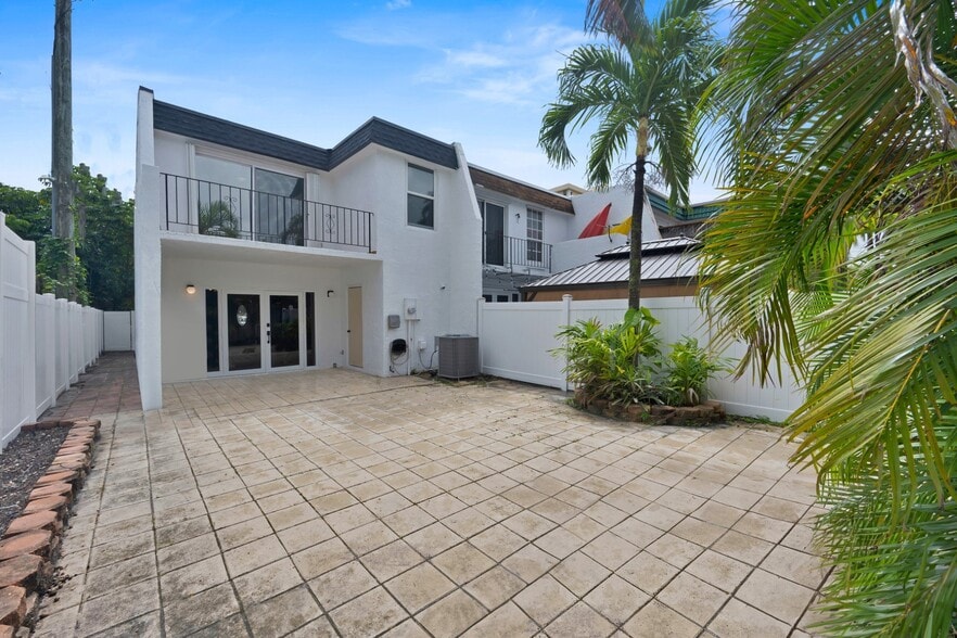 Building Photo - 13514 NE 23rd Pl