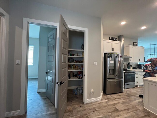 Building Photo - 17807 Glenwolf Dr