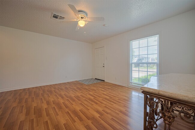Building Photo - 5513 Fairdale Ln