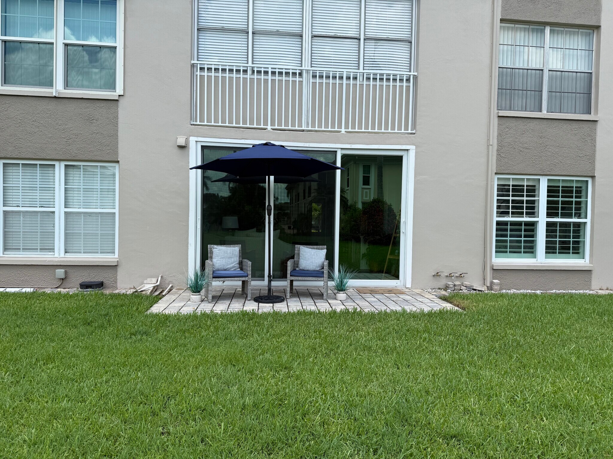 Building Photo - 10215 Regal Dr