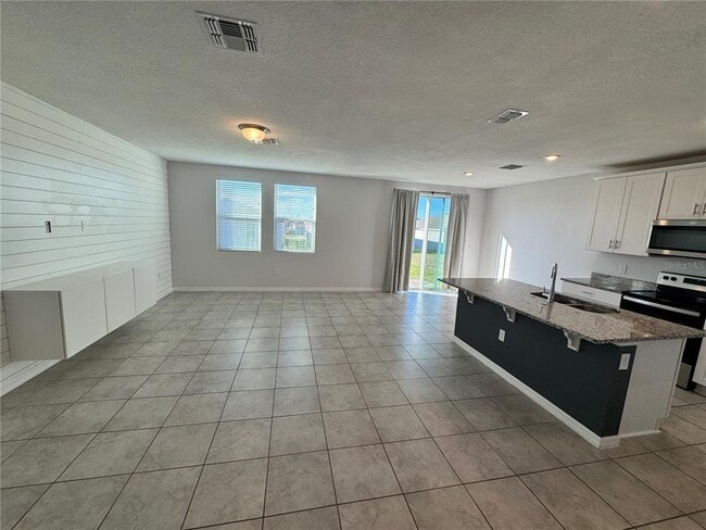 Building Photo - 512 Mckenna Dr