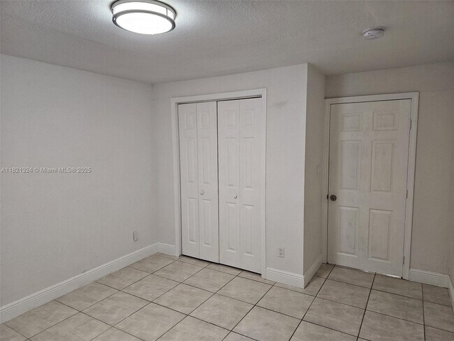 Building Photo - 651 SW 66th Ave