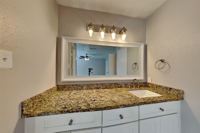 Building Photo - 7307 Daylight Ln