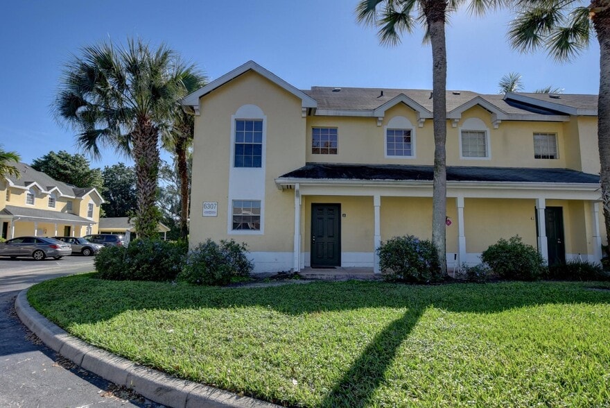 Building Photo - 6307 La Costa Dr