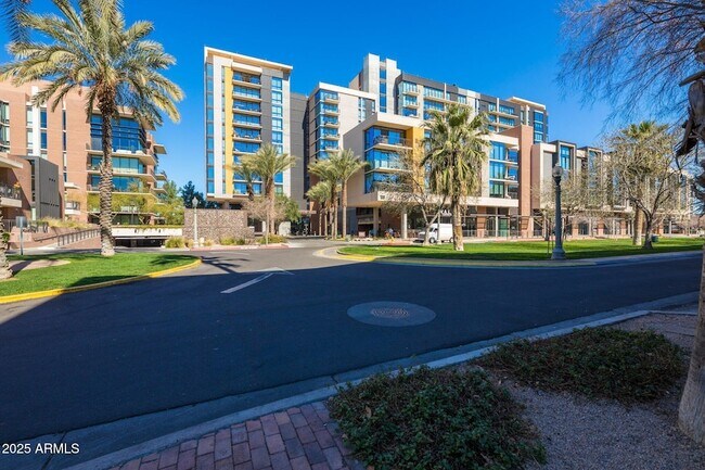 Building Photo - 100 W Portland St