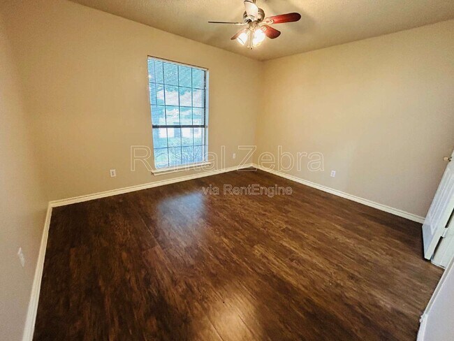 Building Photo - 828 Haverford Ln