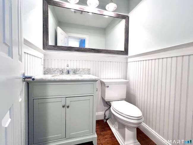 Building Photo - 32 Regents Pk