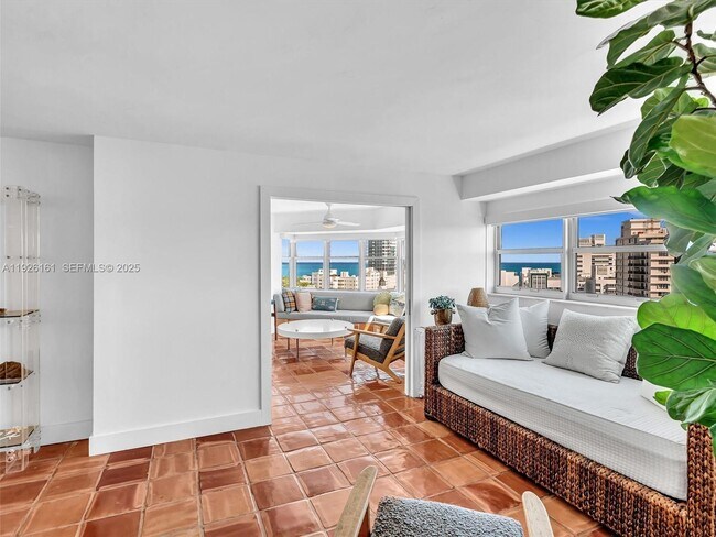 Building Photo - 1881 Washington Ave