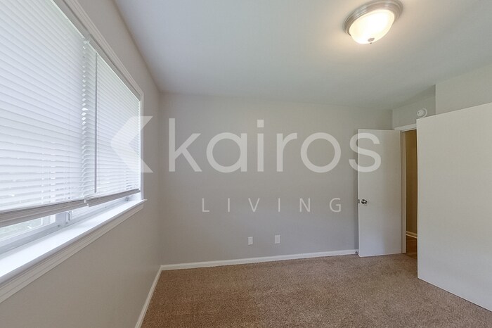Building Photo - 3806 Marie Cook Dr