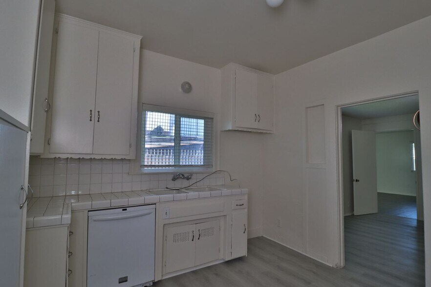 Building Photo - 341 W 124th St