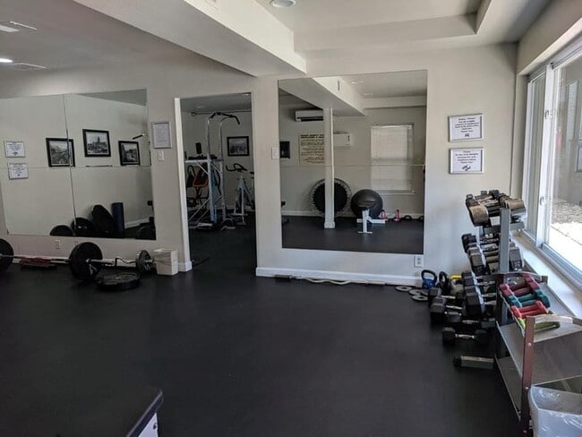 Building Photo - 2020 S Congress Ave