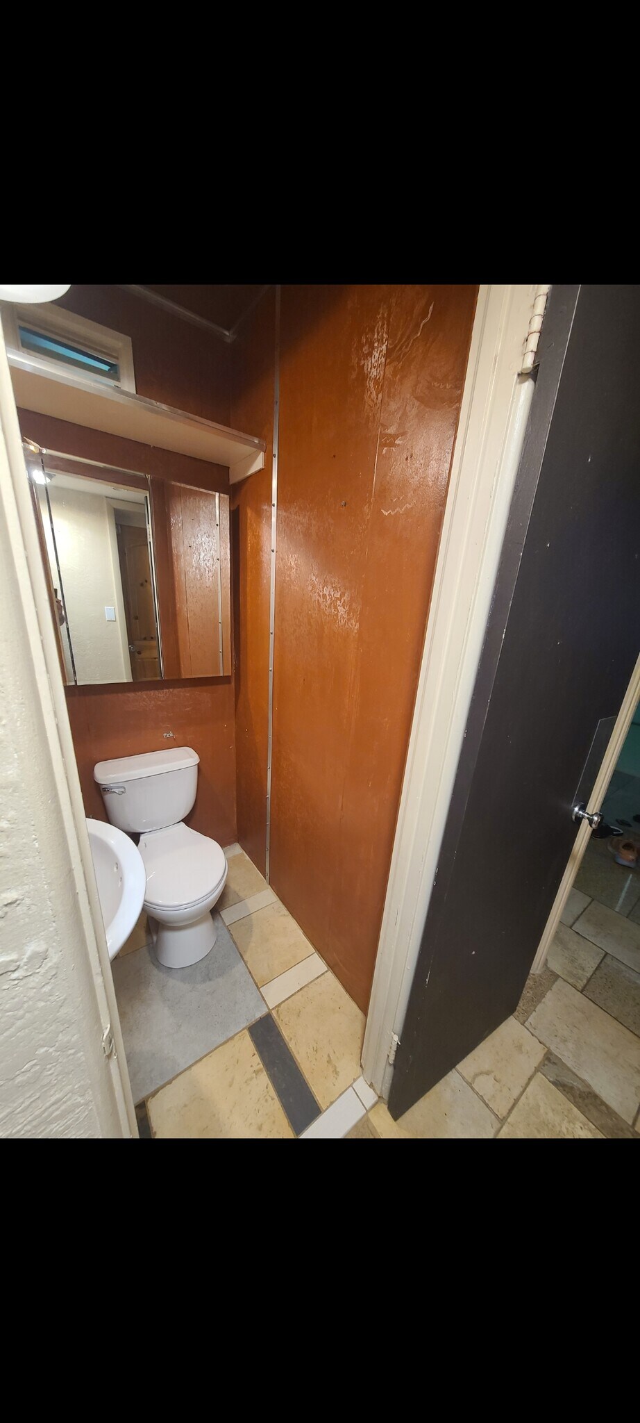 Building Photo - 1703 John Anderson Dr