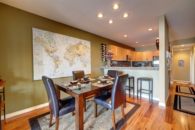 Building Photo - Great Priced Westlake Condo with Electric Car Charger!!! $500 Move-in Special