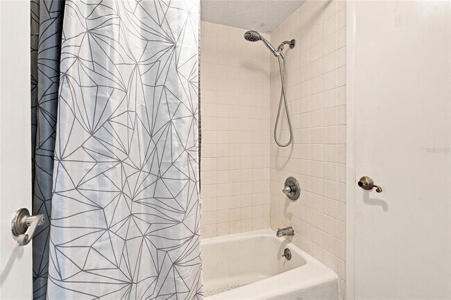 Building Photo - 570 Bahia Cir