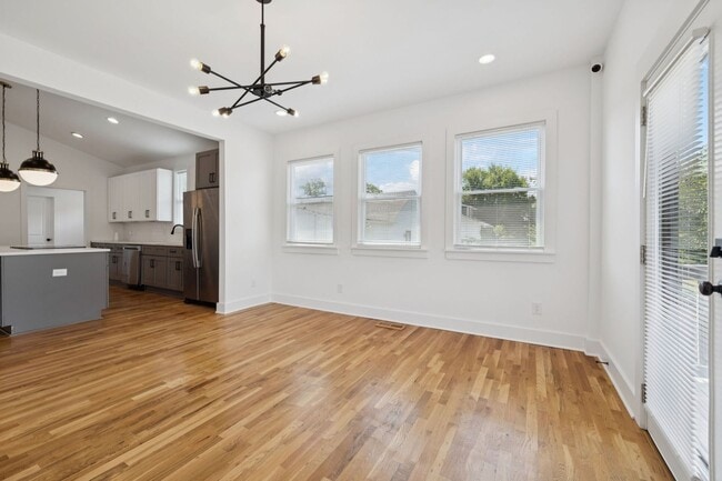 Building Photo - Beautifully Remodeled Home Just Minutes From Downtown Nashville