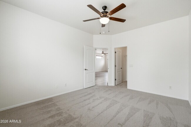 Building Photo - 4157 E Santa Fe Ln