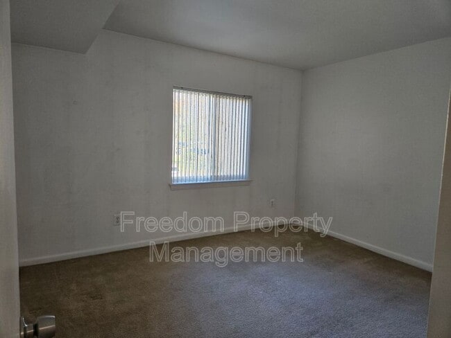 Building Photo - 10629 Provincial Dr