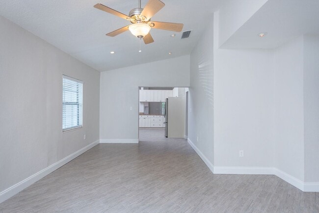 Building Photo - 3908 W McKay Ave