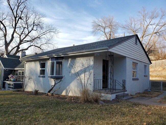 Primary Photo - 138 Elmwood Dr