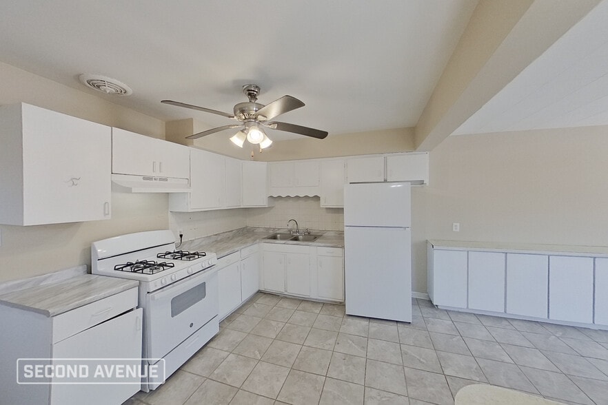 Building Photo - 4772 Jefferson St