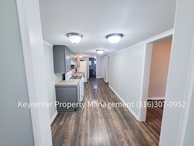 Building Photo - 2 Bed 1 Bath ready to rent!