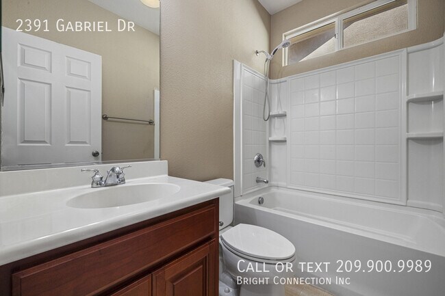 Building Photo - 2391 Gabriel Dr