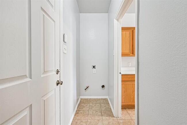 Building Photo - 731 Chase View Dr