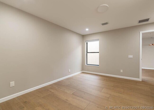 Building Photo - 6876 Palmar Ct