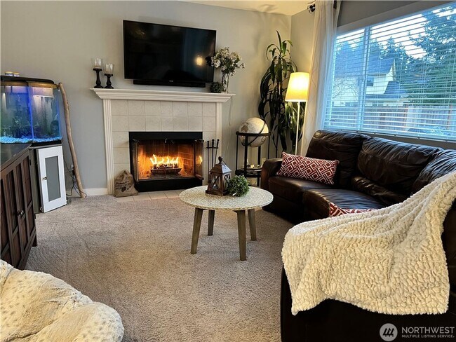 Building Photo - Gorgeous 4 bedroom house in Maple Valley