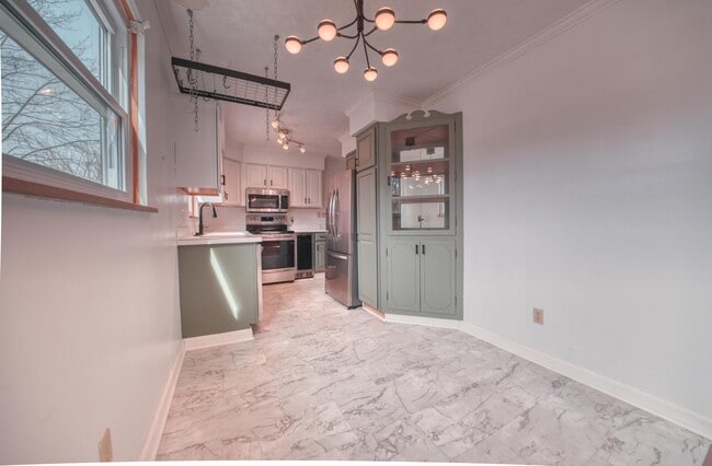 Building Photo - 3088 Ontario St