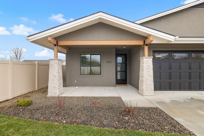 Building Photo - Brand New Luxury Duplex-Top of the line finishes & walking distance to The Village.