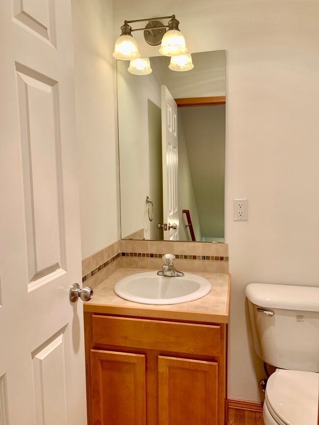 Building Photo - 12043 33rd Ave NE