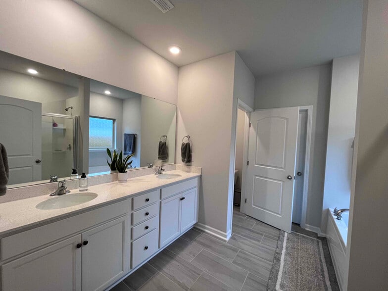 Building Photo - 13234 Billet Dr