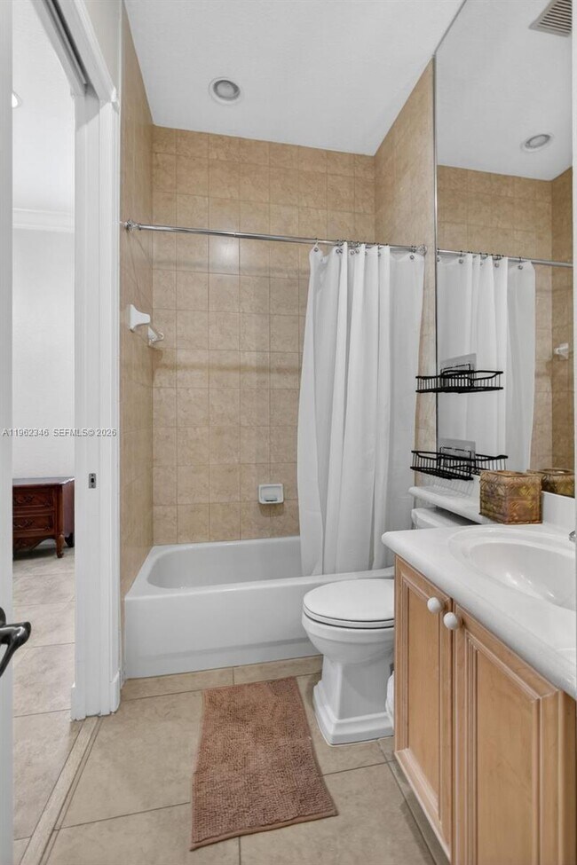 Building Photo - 240 Isle Verde Way