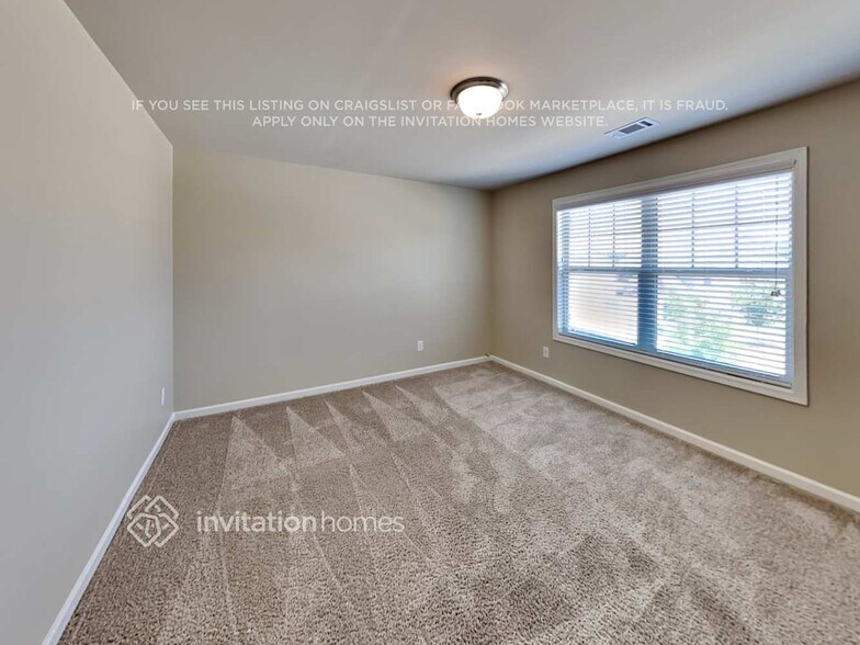 Building Photo - 227 Sage Dr