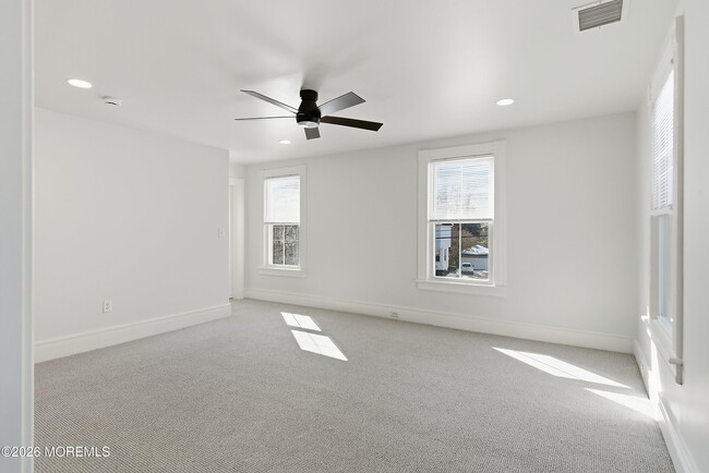 Building Photo - 94 Branch Ave