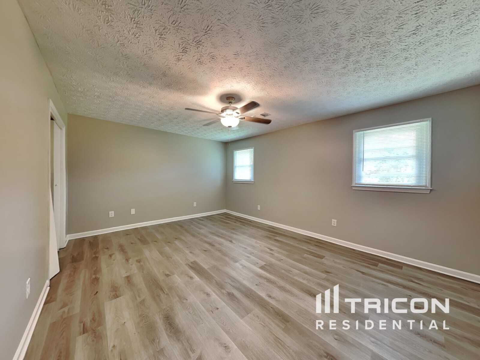 Building Photo - 166 Hill Ln