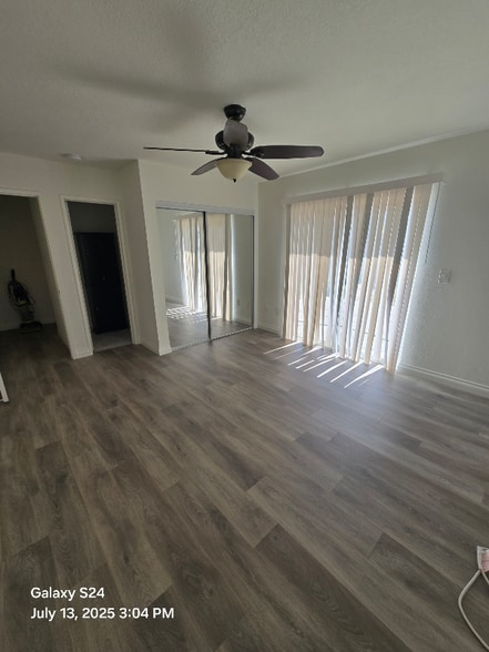 Building Photo - 9310 Manor Dr