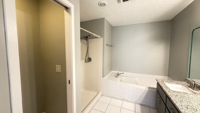 Building Photo - The Glads