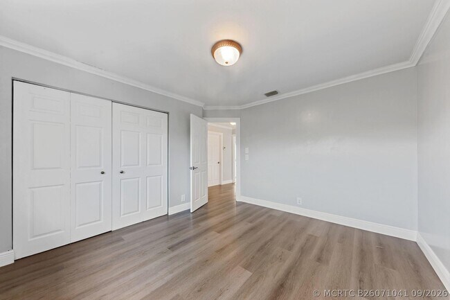 Building Photo - 476 NW 38th Terrace
