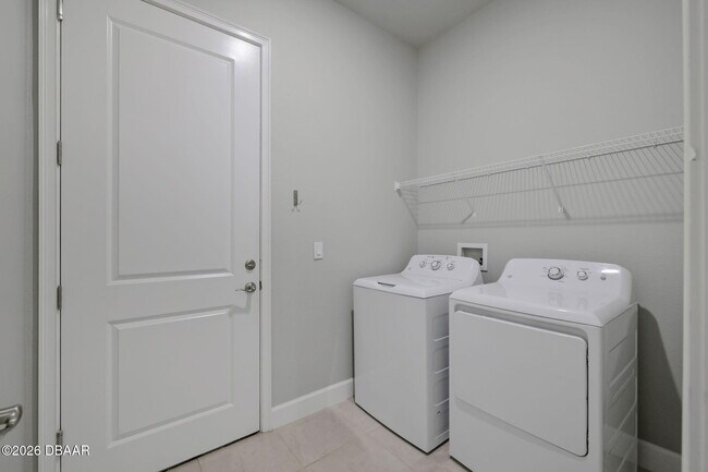 Building Photo - 42 Longridge Ln