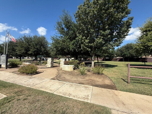 Building Photo - 1722 E Mesa Park Dr