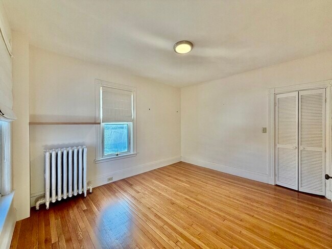 Building Photo - 44 Gray St